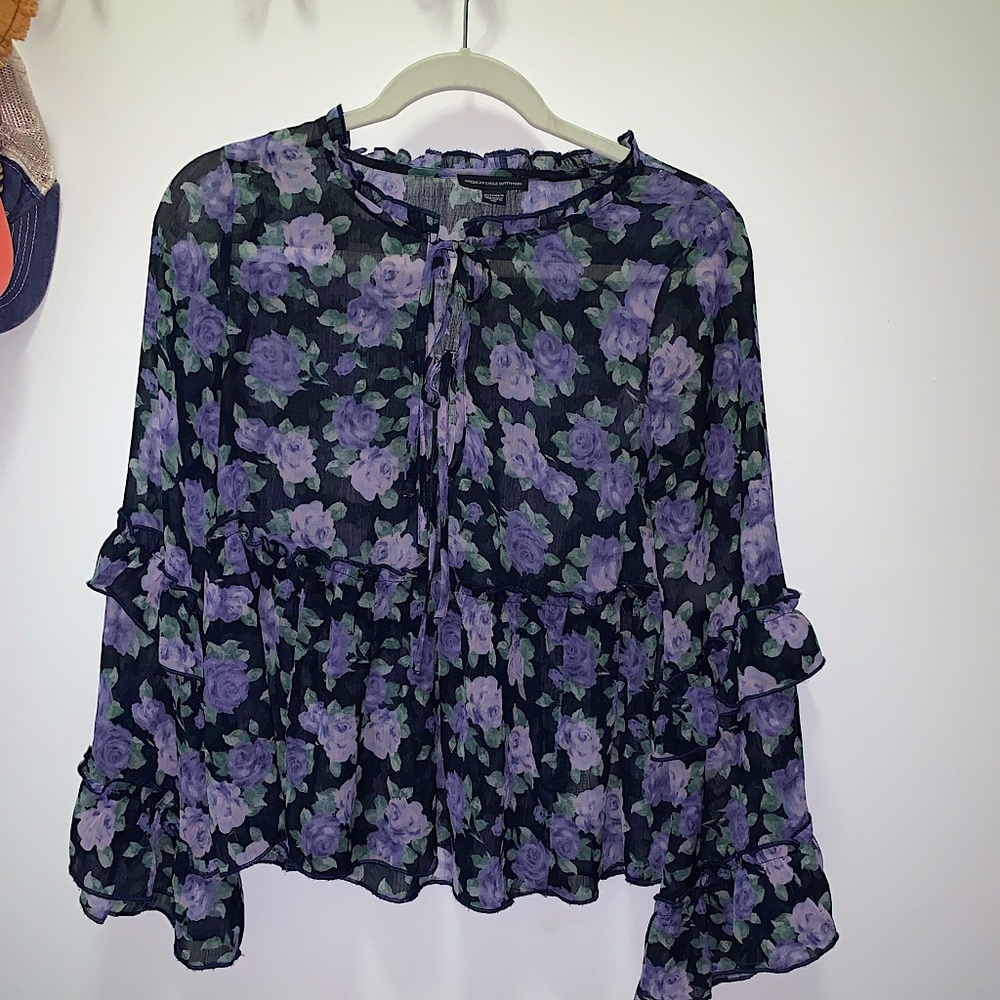 Size XS American Eagle flowy floral top. Navy blue with purple and green flowers